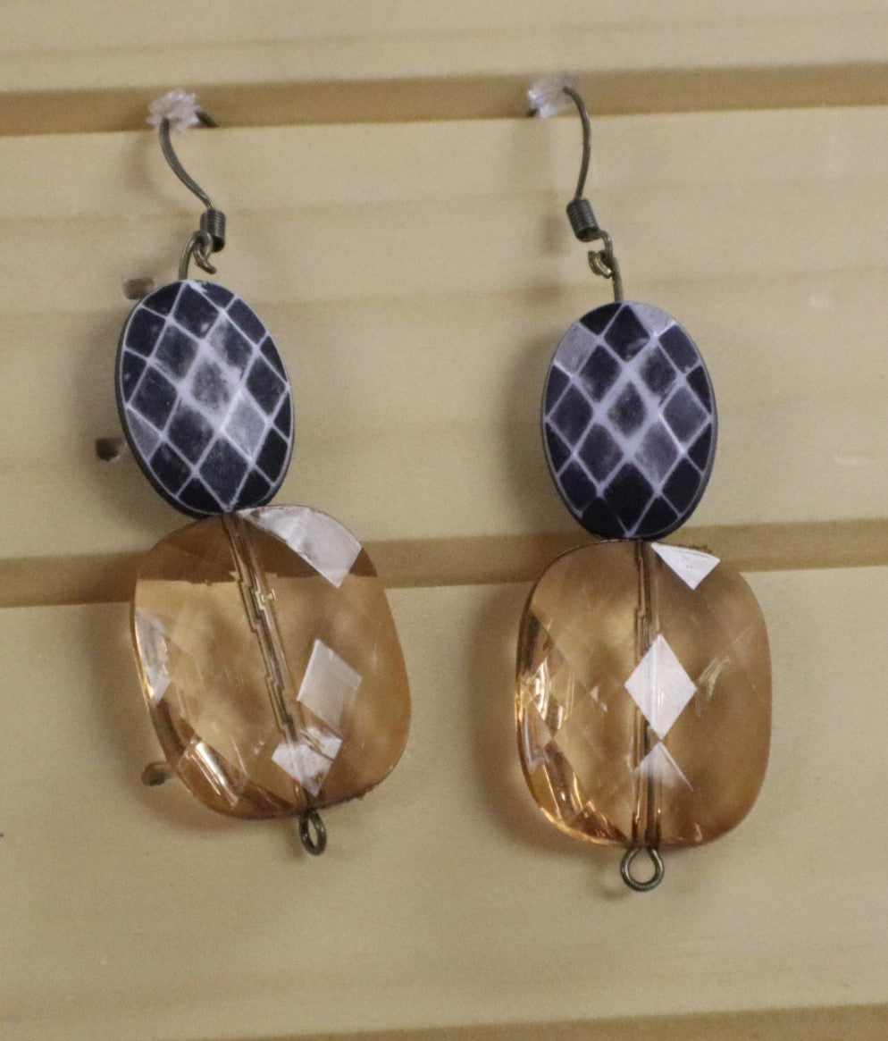 Earrings with brown and black beads